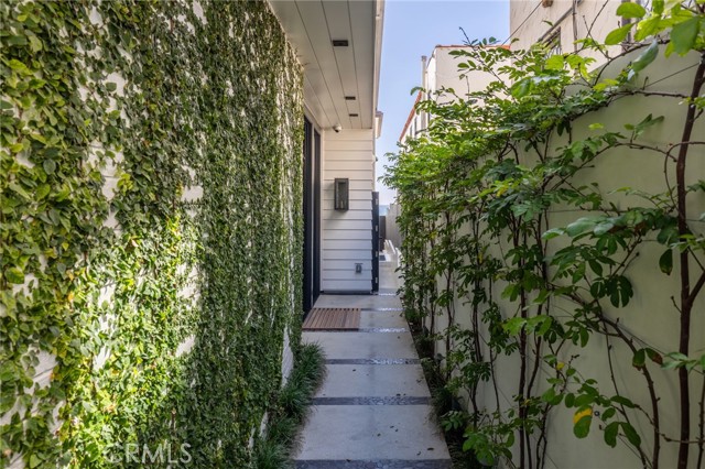 2428 The Strand, Hermosa Beach CA: https://media.crmls.org/medias/e67af4ec-b64b-404b-b7e3-f46e78bdbd81.jpg