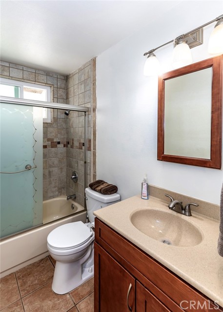 11986 Springview Drive, La Mirada CA: https://media.crmls.org/medias/e67afcb1-69e8-42c2-a40c-ecb253b62a83.jpg
