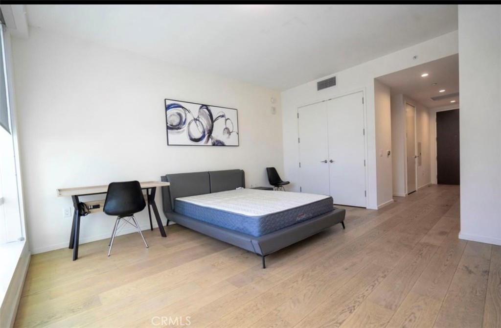 MLS #WS25252119 image #5