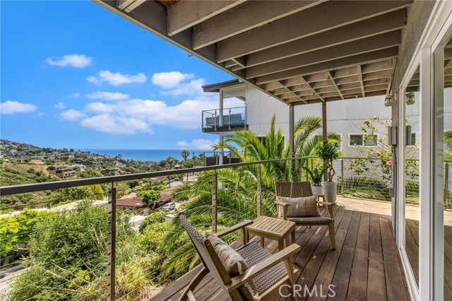 1385 Terrace Way, Laguna Beach CA: https://media.crmls.org/medias/e67bd0de-c84d-4ec1-888b-1d098cd023ea.jpg