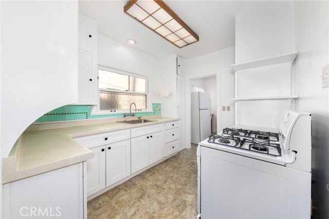 Detail Gallery Image 8 of 31 For 759 W 26th St, San Bernardino,  CA 92405 - 3 Beds | 2 Baths