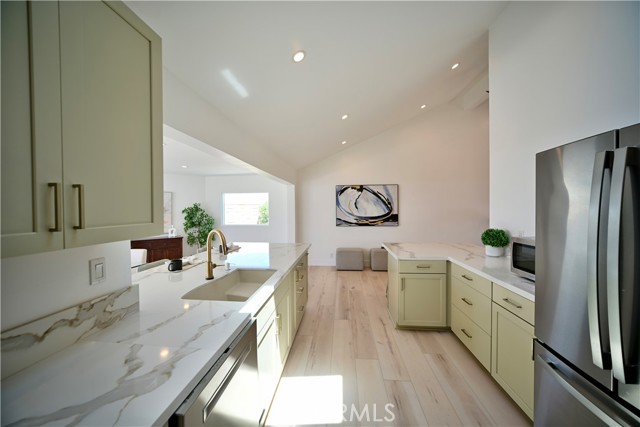 Detail Gallery Image 14 of 39 For 21651 Hilaria, Huntington Beach,  CA 92646 - 3 Beds | 2 Baths