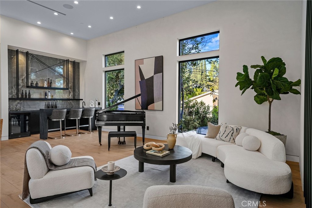 E67D33C0 0439 408A B3D1 4E33E473Cb02 17040 Mooncrest Drive, Encino, Ca 91436 &Lt;Span Style='BackgroundColor:transparent;Padding:0Px;'&Gt; &Lt;Small&Gt; &Lt;I&Gt; &Lt;/I&Gt; &Lt;/Small&Gt;&Lt;/Span&Gt;