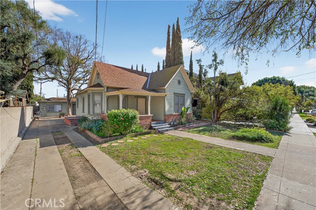 Detail Gallery Image 2 of 12 For 375 N Harwood, Orange,  CA 92866 - 3 Beds | 2 Baths