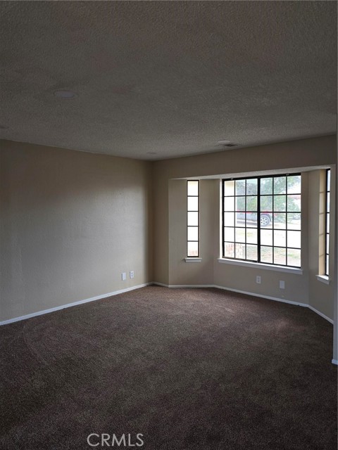 Detail Gallery Image 3 of 9 For 16488 Arcata, Apple Valley,  CA 92307 - 3 Beds | 2 Baths