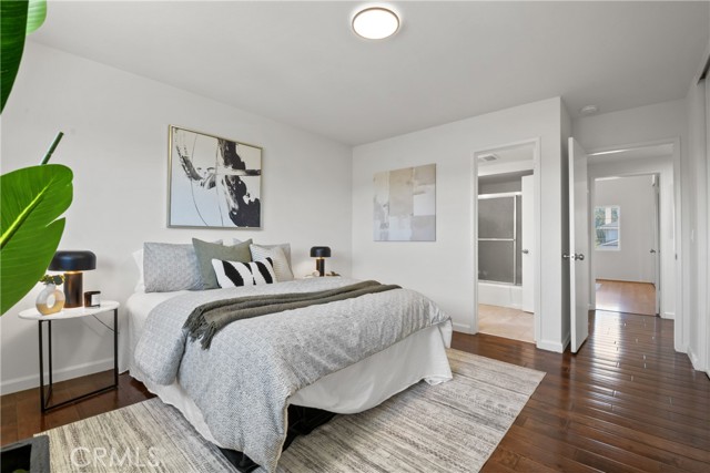 16091 Gold Circle, Huntington Beach CA: https://media.crmls.org/medias/e67ec69d-82a0-4c91-9ded-30875a3c4cf5.jpg