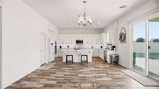 Detail Gallery Image 10 of 75 For 4727 W Vahan Ct, Lancaster,  CA 93536 - 5 Beds | 4 Baths