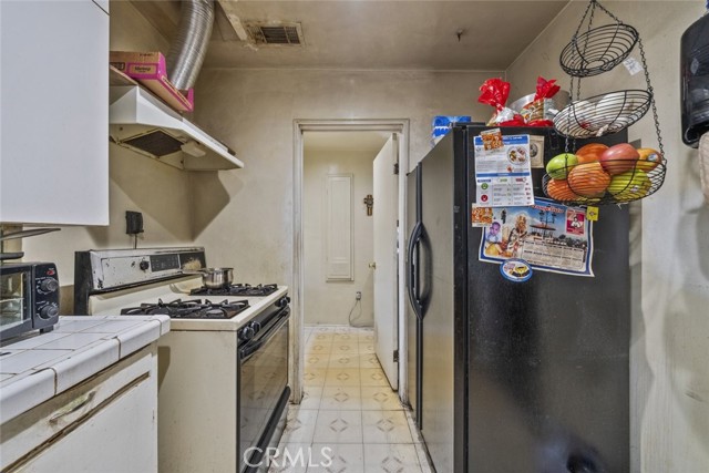 11744 Welby Way, North Hollywood CA: https://media.crmls.org/medias/e67f3230-6b5e-49f4-93b2-6ffb87719b44.jpg