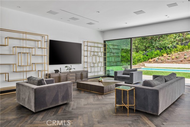 9924 Liebe Drive, Beverly Hills CA: https://media.crmls.org/medias/e67f5393-8dec-437f-a326-b86f75d17f22.jpg