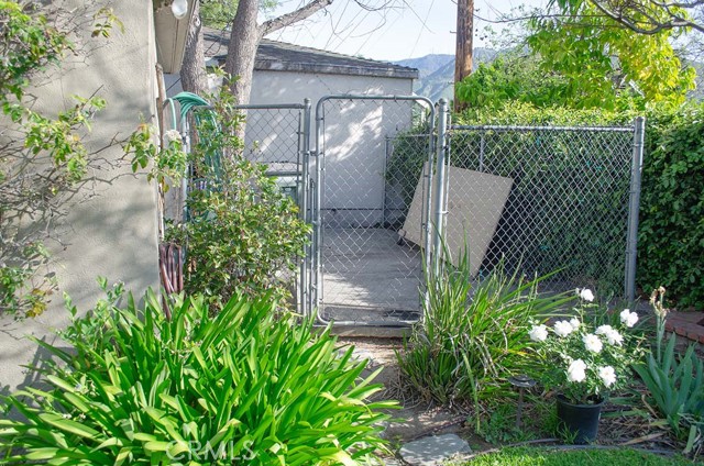 Detail Gallery Image 23 of 27 For 2151 E Mountain St, Pasadena,  CA 91104 - 3 Beds | 2 Baths