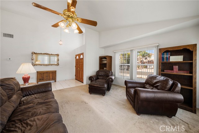 Detail Gallery Image 8 of 31 For 24395 Silver Bullet Way, Murrieta,  CA 92562 - 4 Beds | 2/1 Baths