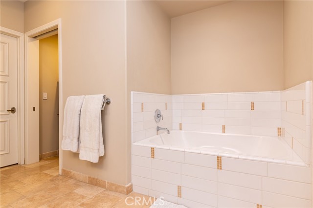 Detail Gallery Image 25 of 41 For 305 Caruso, Glendale,  CA 91210 - 2 Beds | 3 Baths