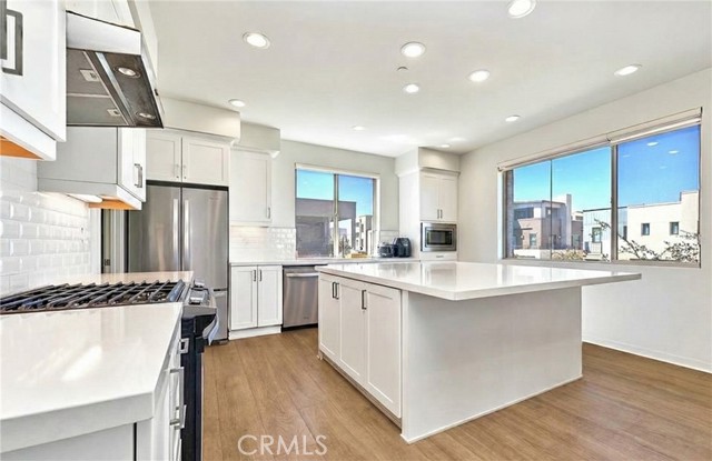 Detail Gallery Image 8 of 11 For 126 Novel, Irvine,  CA 92618 - 3 Beds | 3/1 Baths