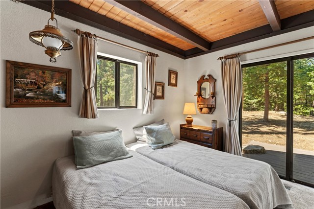 Detail Gallery Image 13 of 31 For 720 Pinnacle Dr, Lake Arrowhead,  CA 92352 - 2 Beds | 2 Baths