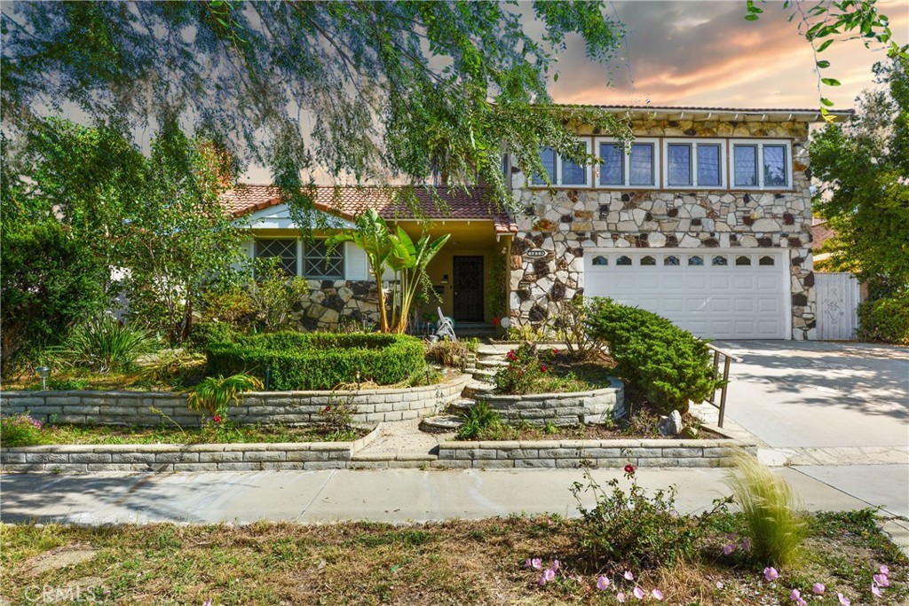1825 Avenida Feliciano