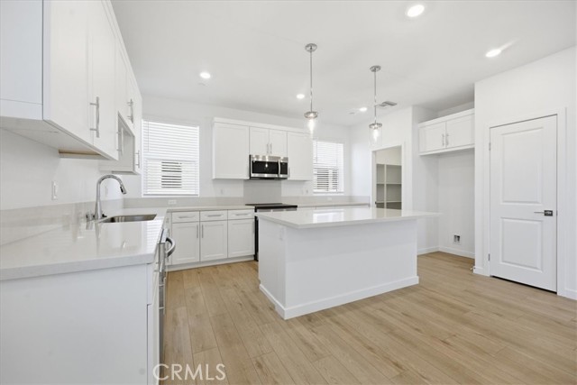 Detail Gallery Image 9 of 28 For 9323 via Azul, Pico Rivera,  CA 90660 - 3 Beds | 3 Baths