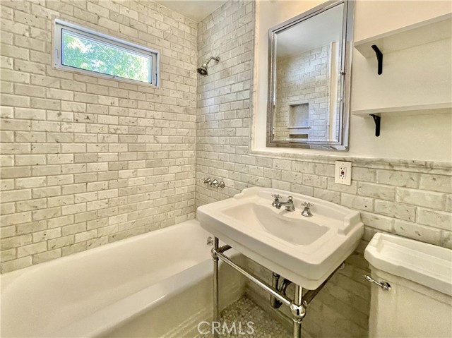 Detail Gallery Image 19 of 30 For 1761 Brook Ln, Glendale,  CA 91208 - 2 Beds | 1 Baths