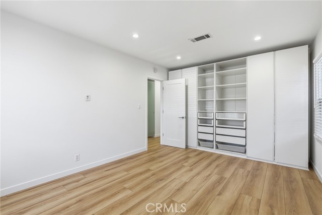 Detail Gallery Image 10 of 17 For 17546 Kittridge, Lake Balboa,  CA 91406 - 3 Beds | 2 Baths