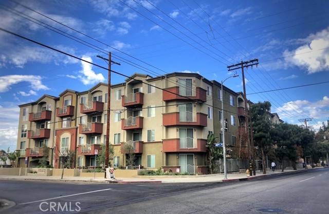 Detail Gallery Image 22 of 22 For 7551 Jordan Ave #405,  Canoga Park,  CA 91303 - 3 Beds | 3 Baths