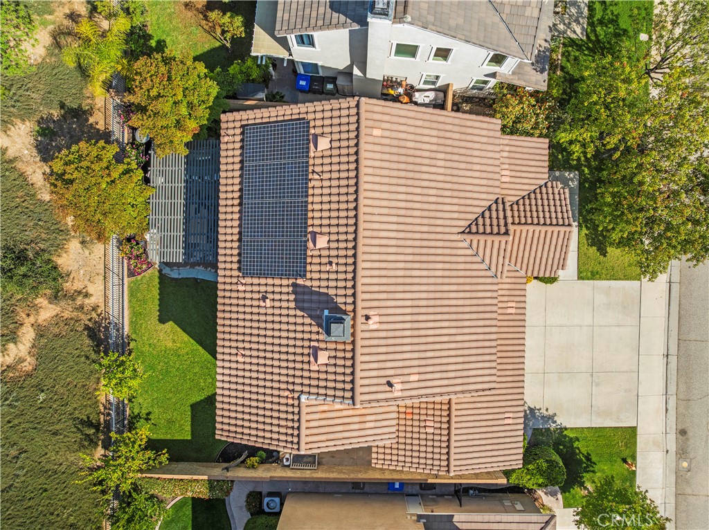 https://media.crmls.org/medias/e682d2ad-6d69-4c61-8a40-d745cbf23c50.jpg?preset=X-Large