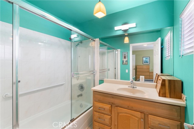 Detail Gallery Image 14 of 21 For 4454 W 169th St, Lawndale,  CA 90260 - 3 Beds | 2 Baths