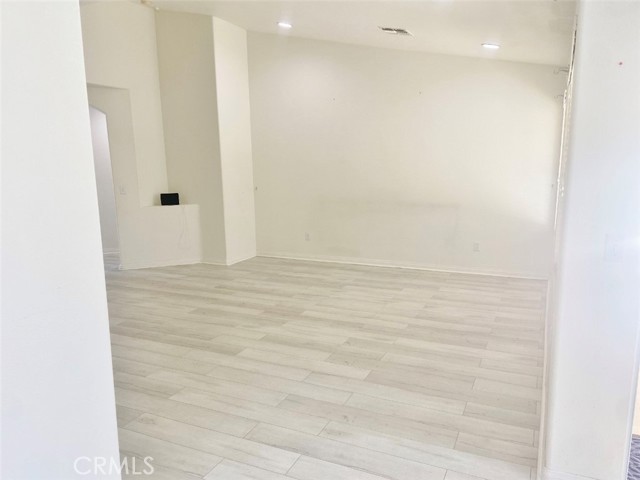 57281 Titian Court, Yucca Valley CA: https://media.crmls.org/medias/e6840eb0-fad4-4da8-8438-7d0c774fcf6e.jpg