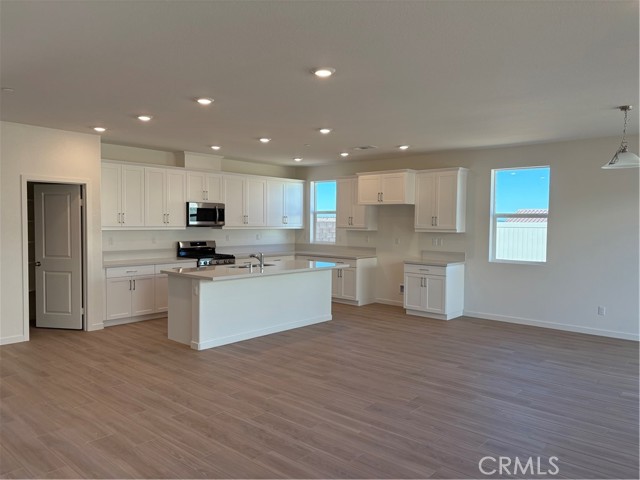 Detail Gallery Image 12 of 21 For 4181 Daisy Ln, Banning,  CA 92220 - 3 Beds | 2/1 Baths