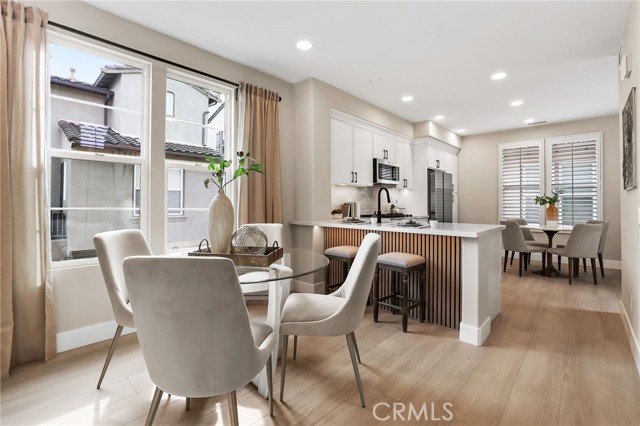 Detail Gallery Image 9 of 59 For 302 Tall Oak, Irvine,  CA 92603 - 3 Beds | 3/1 Baths