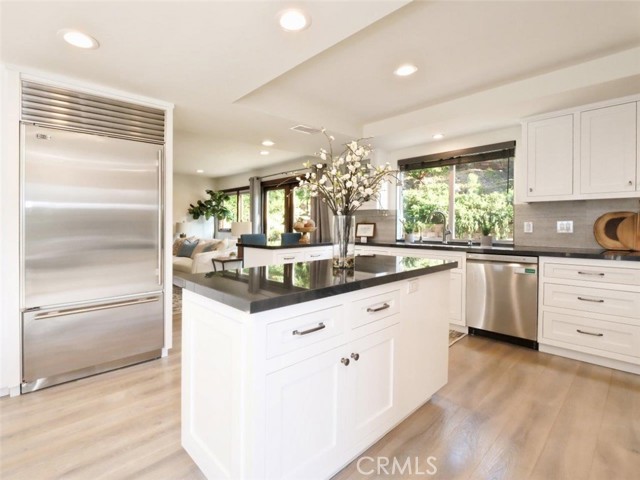 4358 Cartesian Circle, Palos Verdes Peninsula CA: https://media.crmls.org/medias/e684e7bb-c780-4d82-b9cf-6675fc48f3c9.jpg