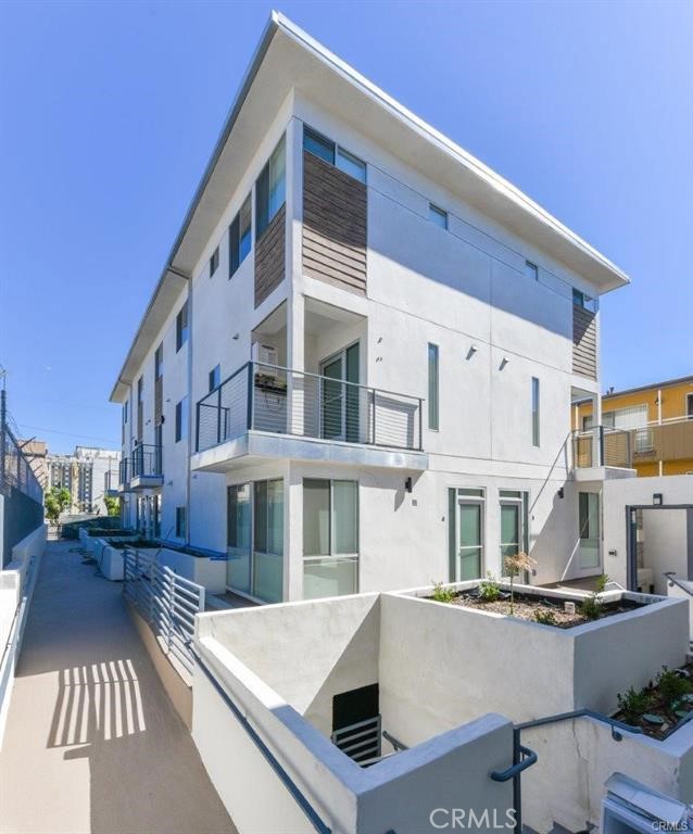 1245 N New Hampshire Ave #5