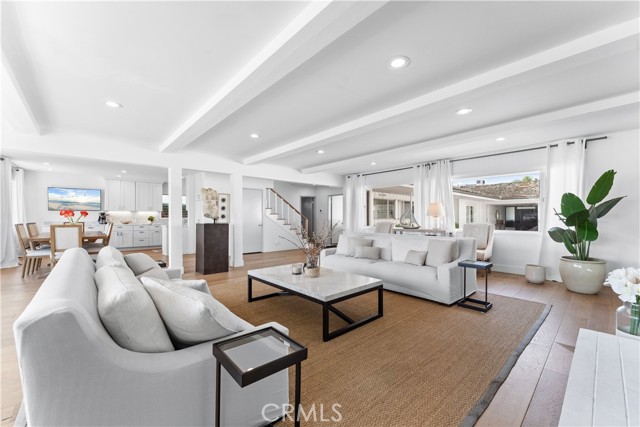 Detail Gallery Image 8 of 36 For 11 Harbor Is, Newport Beach,  CA 92660 - 3 Beds | 2 Baths