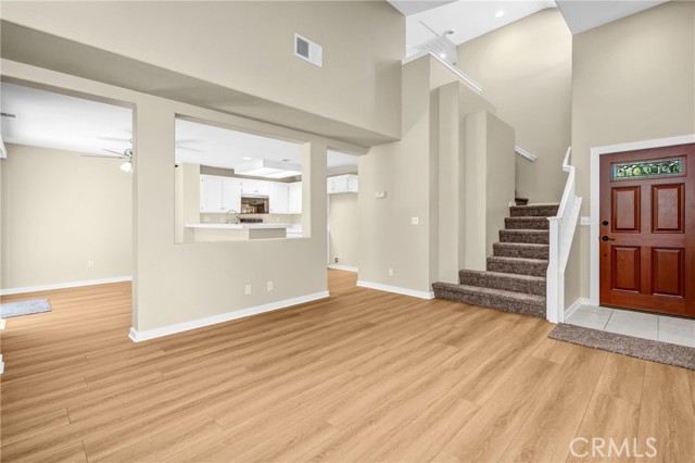 Detail Gallery Image 6 of 26 For 566 Hooper, Simi Valley,  CA 93065 - 3 Beds | 2/1 Baths