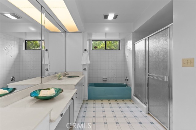 12319 Aneta Street, Culver City CA: https://media.crmls.org/medias/e685f1e3-3fd5-4fea-9d08-899746dd4734.jpg