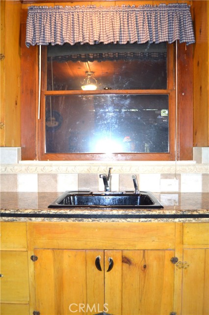 Detail Gallery Image 9 of 33 For 26156 Long Barn Rd, Long Barn,  CA 95335 - 5 Beds | 1/1 Baths