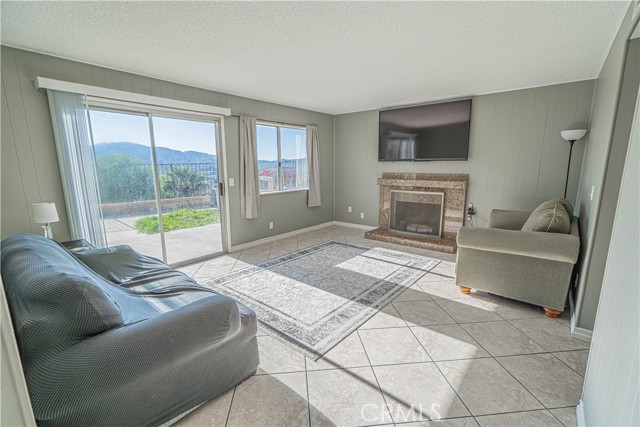 Detail Gallery Image 9 of 48 For 28076 Wildwind Dr, Canyon Country,  CA 91351 - 4 Beds | 3 Baths