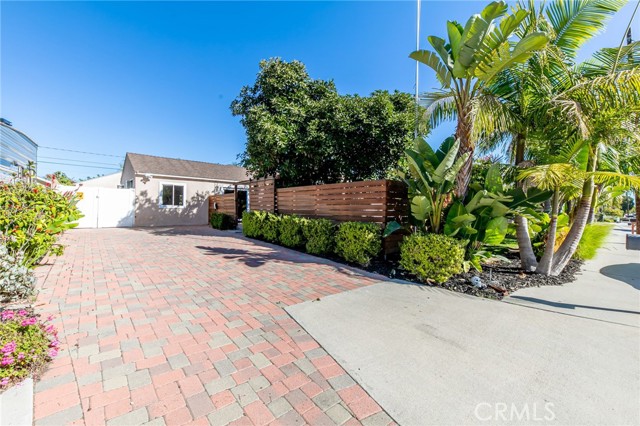 990 Oak St, Costa Mesa, CA 92627