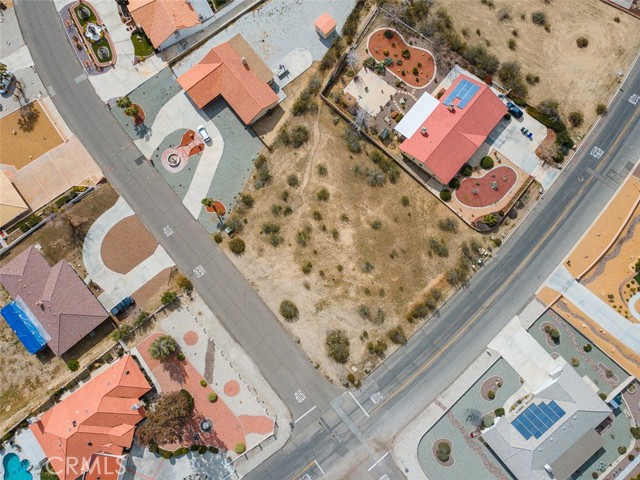 Detail Gallery Image 8 of 27 For 16499 Kamana Rd, Apple Valley,  CA 92307 - – Beds | – Baths