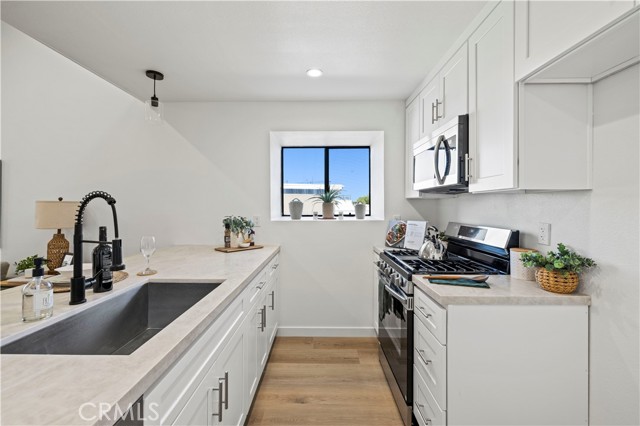 11107 Arminta Street, Sun Valley CA: https://media.crmls.org/medias/e687f98d-1464-4a45-88c9-ea9e561e3edb.jpg