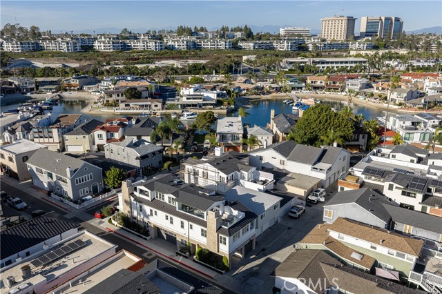 Detail Gallery Image 61 of 65 For 400 40th Street, Newport Beach,  CA 92663 - 7 Beds | 6/2 Baths