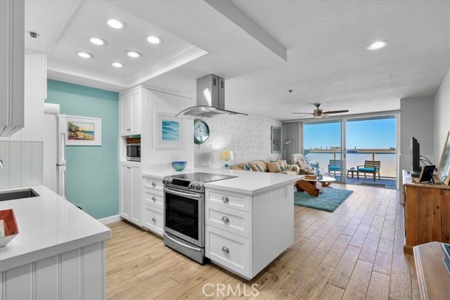615 Esplanade, Redondo Beach CA: https://media.crmls.org/medias/e6892f65-e788-4e01-ba7f-a15cee8d5004.jpg