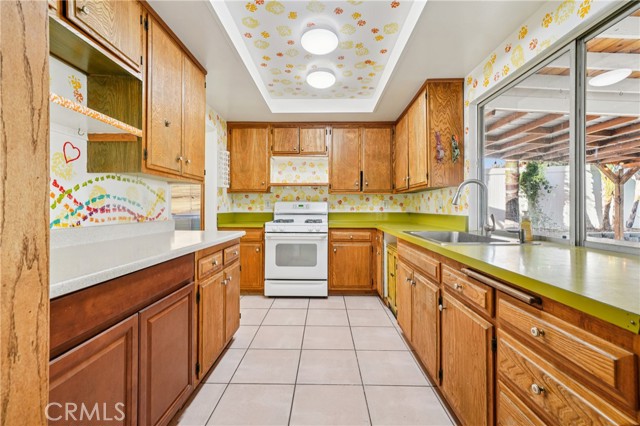 Detail Gallery Image 8 of 37 For 571 Oriole, Corona,  CA 92879 - 4 Beds | 2 Baths