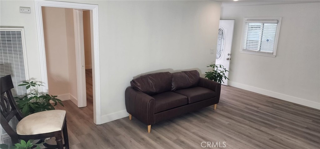 https://media.crmls.org/medias/e68af3ed-e463-453b-a008-20c0ec7697d6.jpg?preset=X-Large
