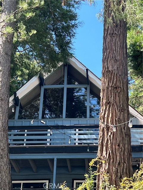 Detail Gallery Image 3 of 4 For 24141 Zell Ct, Crestline,  CA 92325 - 3 Beds | 2 Baths