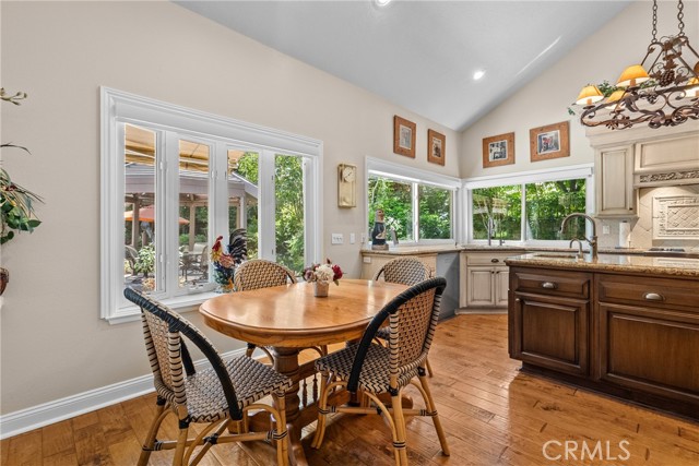 19222 Mayall Street, Northridge CA: https://media.crmls.org/medias/e68c402e-513d-40a8-82f8-cc58cfca802b.jpg