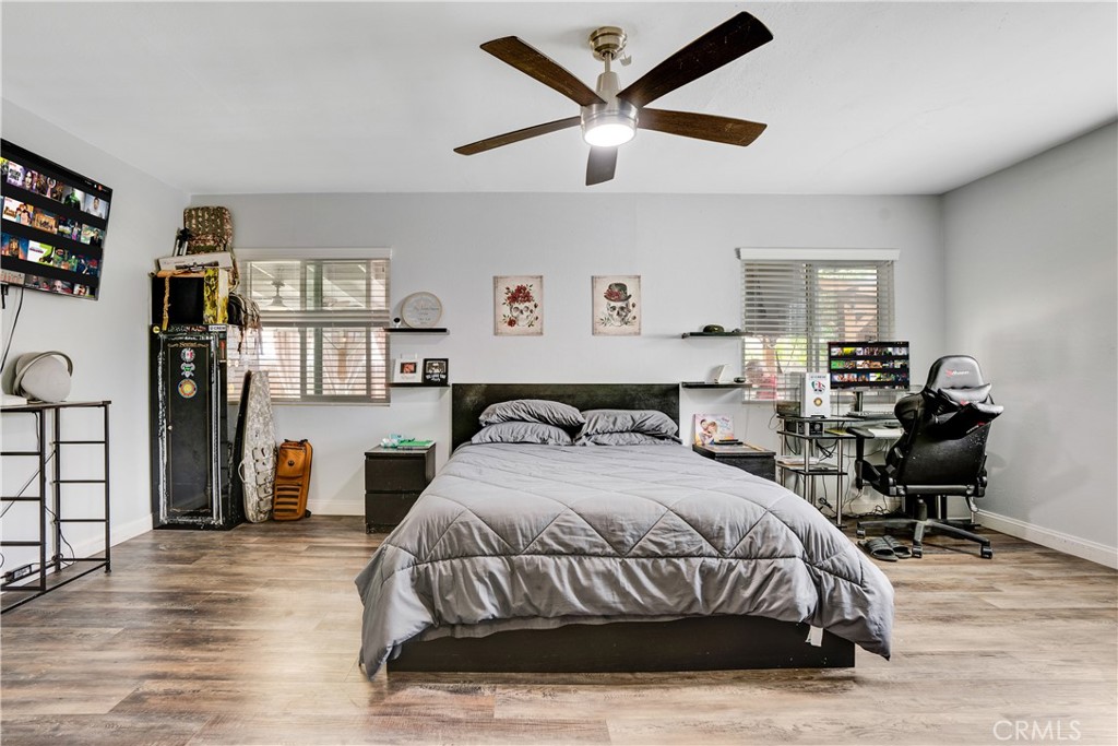 https://media.crmls.org/medias/e68c42b7-3466-4748-9707-6caa43511262.jpg?preset=X-Large