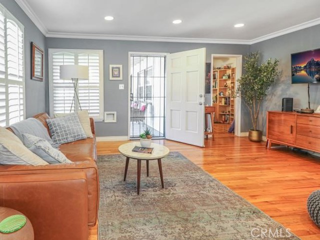 8318 Kittyhawk Avenue, Los Angeles CA: https://media.crmls.org/medias/e68c8fc9-d90b-4286-904d-5577505f6980.jpg