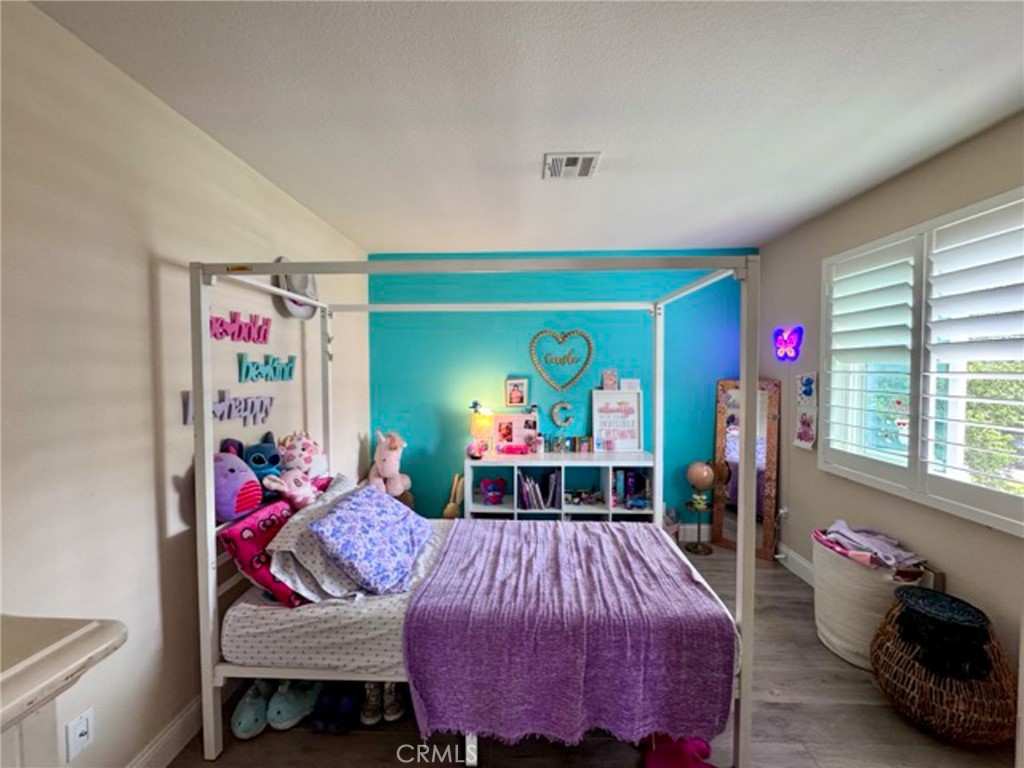 https://media.crmls.org/medias/e68ce15c-c65f-4cc6-9ea5-da16e76d53df.jpg?preset=X-Large
