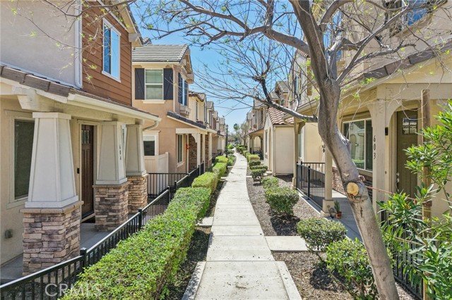 Detail Gallery Image 7 of 57 For 618 S Brampton Ln, Rialto,  CA 92376 - 4 Beds | 3 Baths