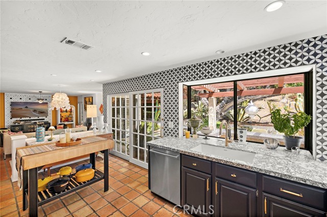 Detail Gallery Image 17 of 55 For 25962 Ernestine Ct, Laguna Hills,  CA 92653 - 3 Beds | 2/1 Baths