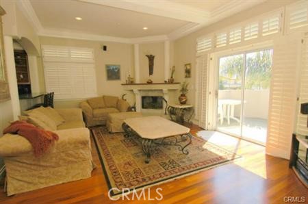 Detail Gallery Image 3 of 14 For 206 Camino Real a,  Redondo Beach,  CA 90277 - 3 Beds | 2/1 Baths